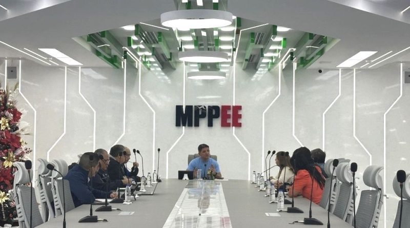 National government and private sector strengthen the national electrical system