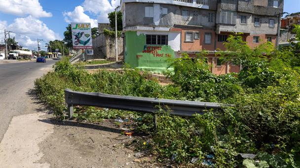 Neighbors report abandonment in “the cursed hole” of Quita Sueño