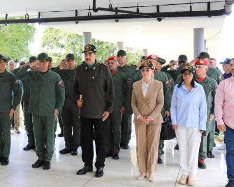 Nicolás Maduro salutación 2