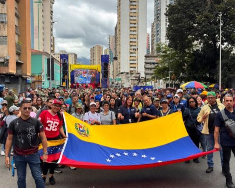 Officials reject the Nobel Prize for Machado and say they are willing to give their lives to the United States