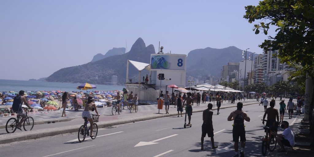 Operation Summer on Rio's beaches will have mobile rescue stations