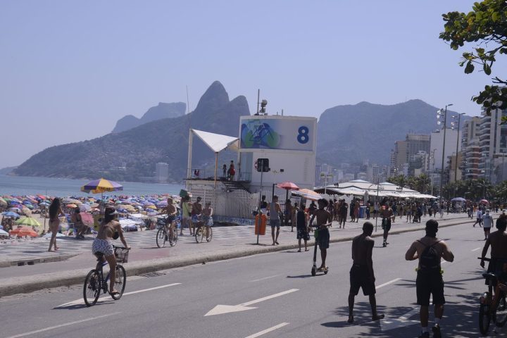 Operation Summer on Rio's beaches will have mobile rescue stations