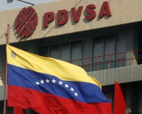 PDVSA maintains oil exports despite the threat from the US