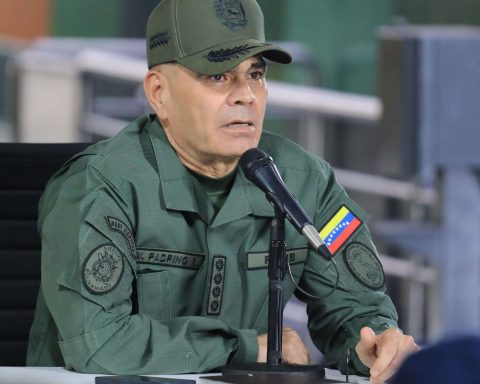 Padrino López: sovereignty cannot exist without freedom