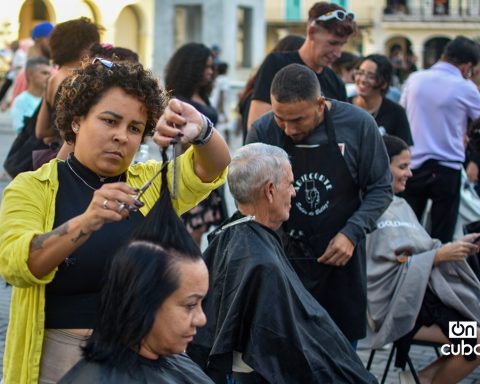 Plaza Vieja taken over by Cuban style