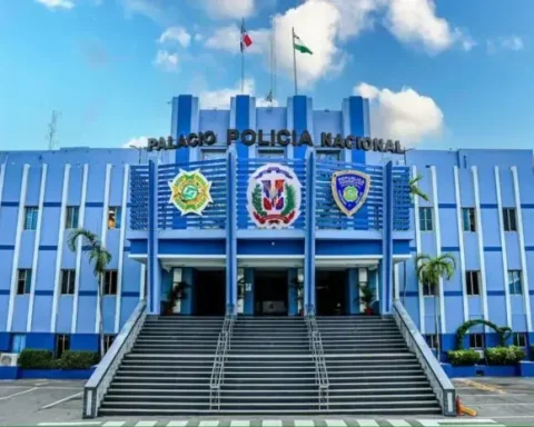 Policía y Ministerio Público investigan muerte de hombre en Villa Consuelo, DN