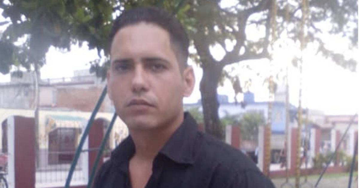 Political prisoner Yosvany Rosell accepts serum on day 40 of his hunger strike