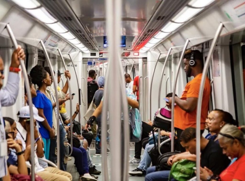 La política domina debates entre pasajeros transporte público en el Gran SD