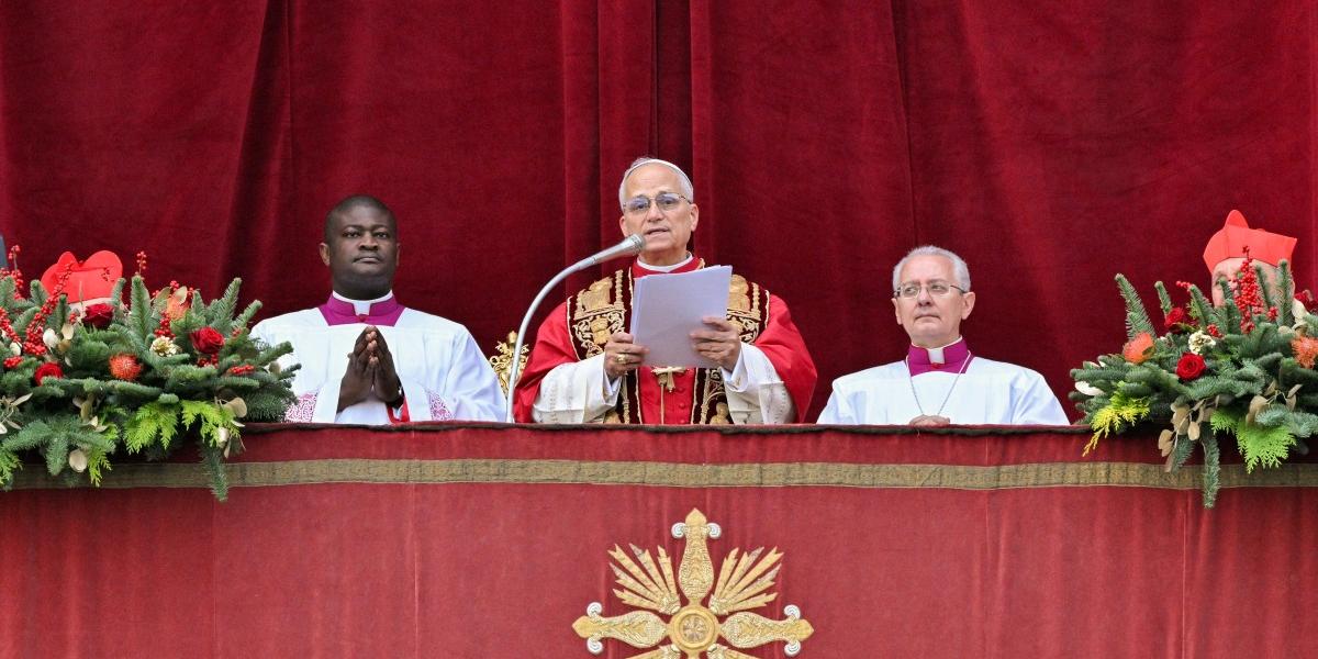 Pope Leo XVI calls for world peace in the 'Urbi et Orbi' blessing; urges political leaders to work for reconciliation
