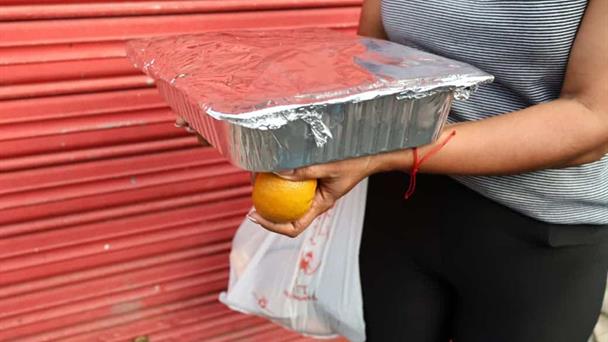 Preparations in capital neighborhoods for Christmas Eve