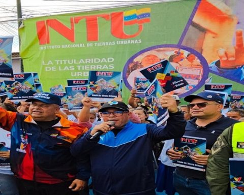 Presidente Maduro impulsa entrega de títulos de Tierra en Nuevo Horizonte