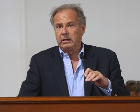 Primary elections: Barnechea will be the AP presidential candidate