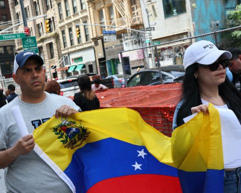 Provide: "Migration leaves 7.9 million Venezuelans separated from their homes at Christmas"