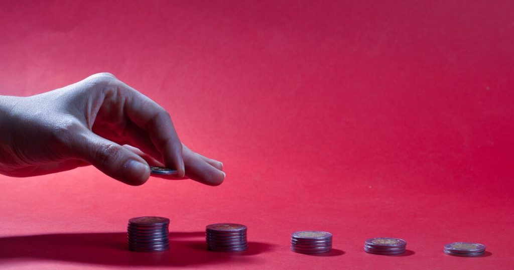 Public spending cuts help reduce Treasury debts