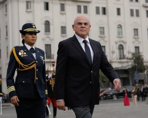 Reinfo: Premier clarifies that the Government will sign the extension only if the signature includes the Executive's position