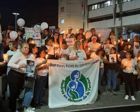 Relatives confirm release of 71 post-election prisoners, three are teenagers