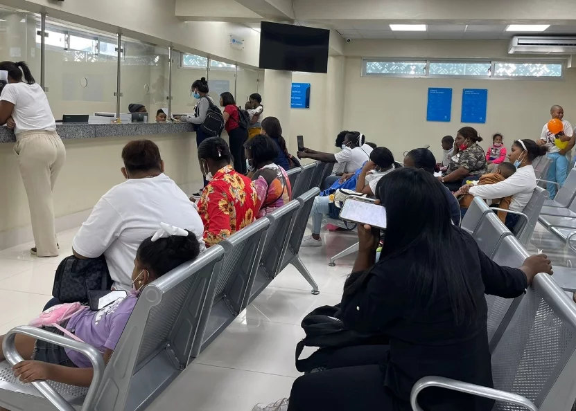 Virus respiratorios podrían aumentar en las festividades por la llegada de dominicanos residentes en el exterior, advirtió el presidente de la Sociedad de Neumología.