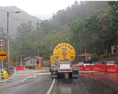 Return plan: reversible on the Vía al Llano from 1:00 pm