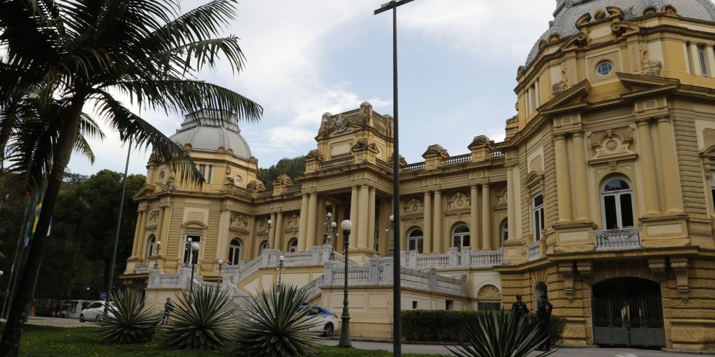 Rio sanctions law to join Propag, a program to refinance debt