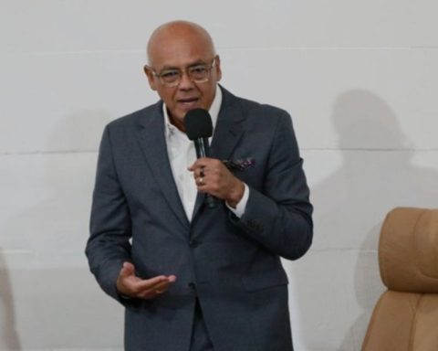 Rodríguez: We do not want a war for oil, but be sure that we are going to fight