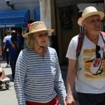 Una pareja de turistas en La Habana, en 2023