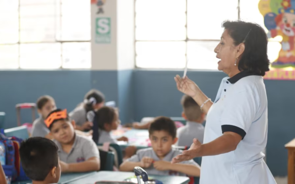 Salary increase for teachers: MEF transfers more than S/208 million and establishes a new salary scale