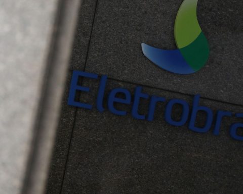 Senate approves proposal to relocate Eletrobras workers