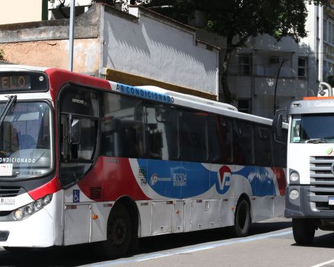 Services sector grows 0.3% in October, ninth consecutive month of increase