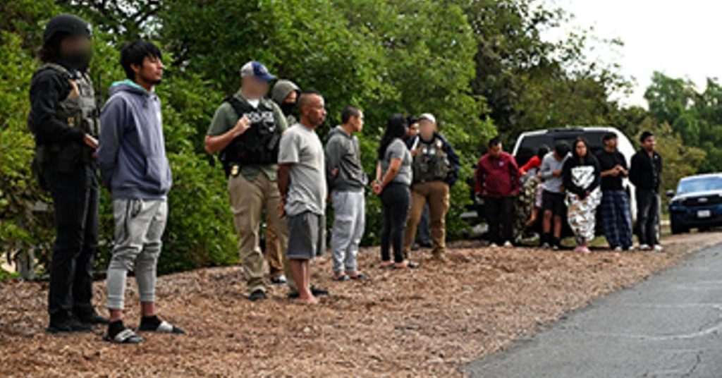 Several Cubans beaten by agents for refusing to be deported to Mexico