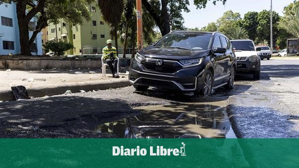 Sewage destroys street in Villa Consuelo