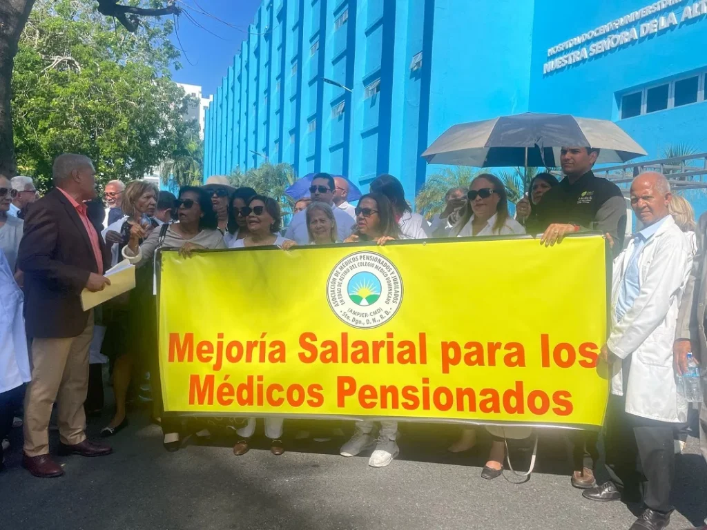 médicos pensionados