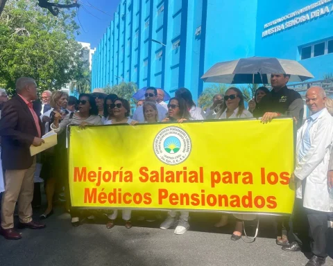 médicos pensionados