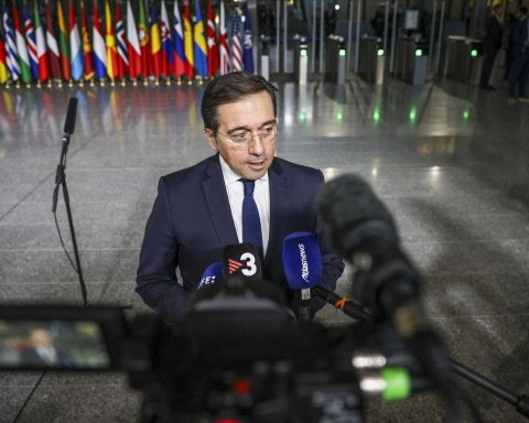 Spain advocates for a peaceful solution to the tension between the US and Venezuela