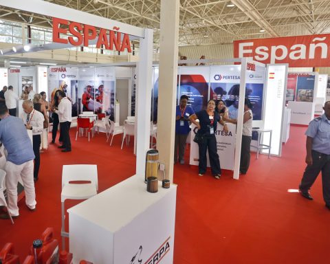 Spanish businessmen claim to maintain their commitment to Cuba despite the island's million-dollar debt