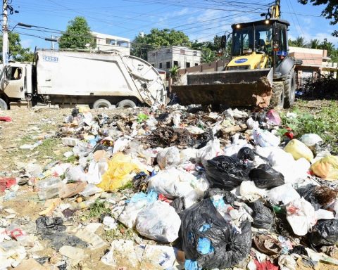 The Caasd removes tons of waste during cleaning of ravines in Greater Santo Domingo