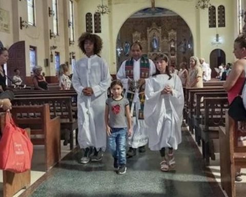 The Mexican priest who rang the bells during a cacerolazo is expelled from Cuba