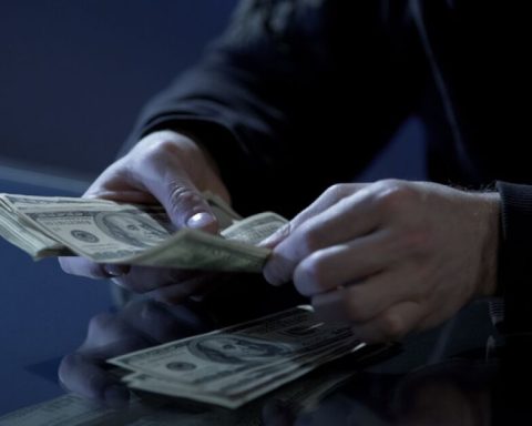 The UIF detects financial activity of a person linked to the Aragua Train