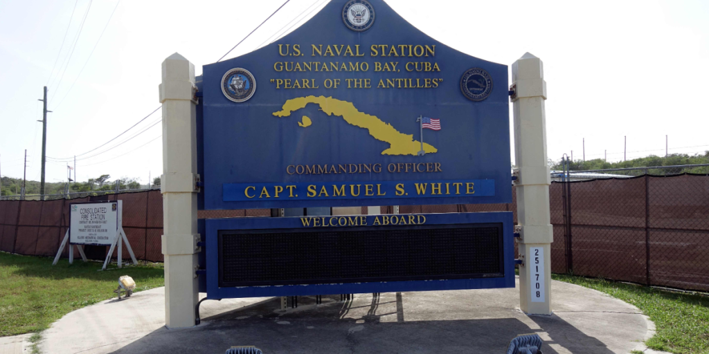 The US transfers 22 Cubans to the Guantanamo naval base to deport them: NYT