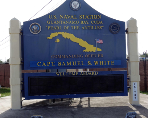 The US transfers 22 Cubans to the Guantanamo naval base to deport them: NYT