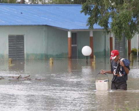 The aid that the United States announced after Hurricane Melissa has not yet reached the Island