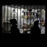 The exchange market, the new incentives for foreign investment and the Government Program for the economy. The whole and the parts