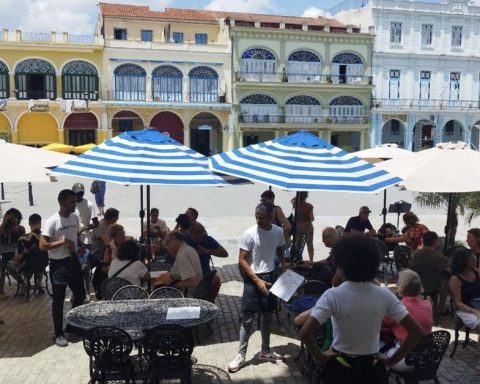 The number of tourists in Cuba this year will not even reach two million