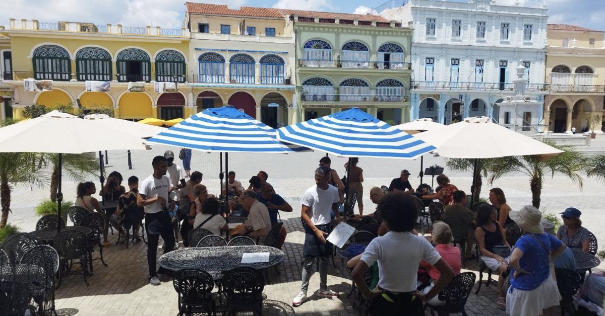 The number of tourists in Cuba this year will not even reach two million