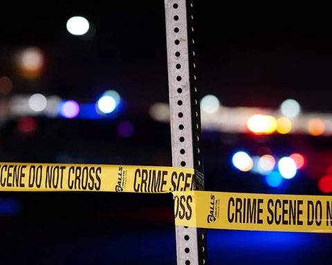 The perpetrator of the shooting that left two dead and nine injured on a US university campus remains a fugitive