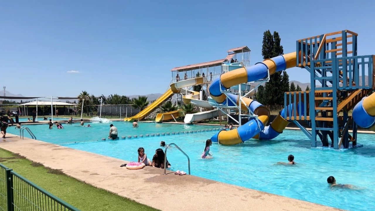 The water park that is less than 2 hours from Santiago and is ideal for spending the high temperatures.