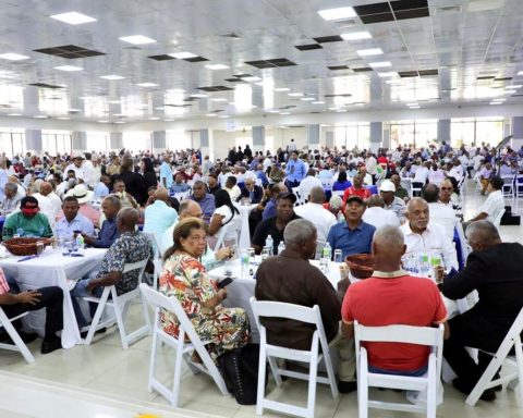 Anuncian entrega de más de RD$600 millones a militares retirados del ISSFFAA