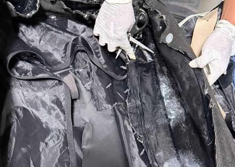 They arrest a woman who tried to travel to Spain with cocaine