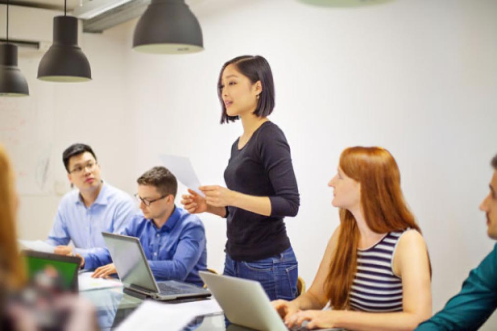 They present the union of communications consultants