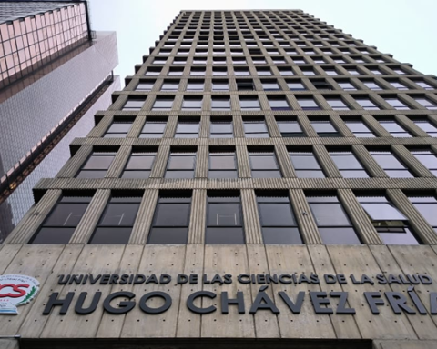 They propose to train more than 10 thousand health professionals for the people of the world