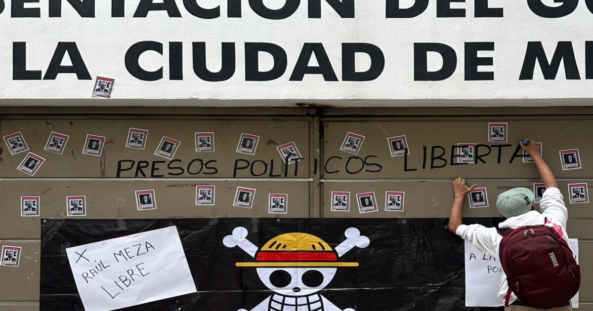 They release a young man detained in Michoacán after protesting the murder of Carlos Manzo